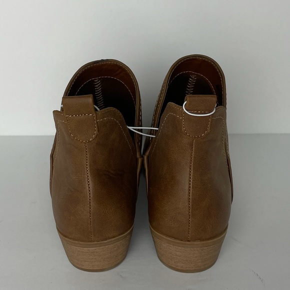 Universal Thread Tan Brown Faux Leather Ankle Cutout Boots size 11 NWOT - Picture 4 of 6